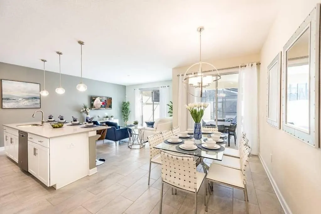 Charming 4br W/ Pool - Mickey & Star Wars! *