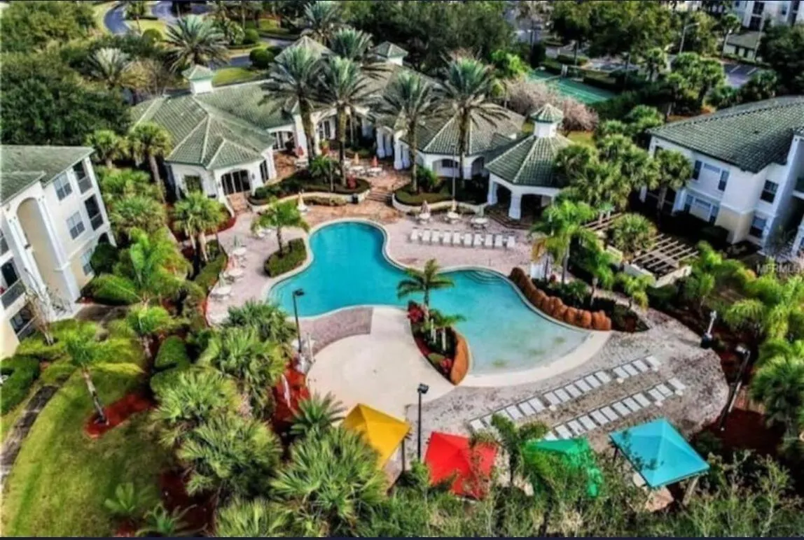 Resort-style Near