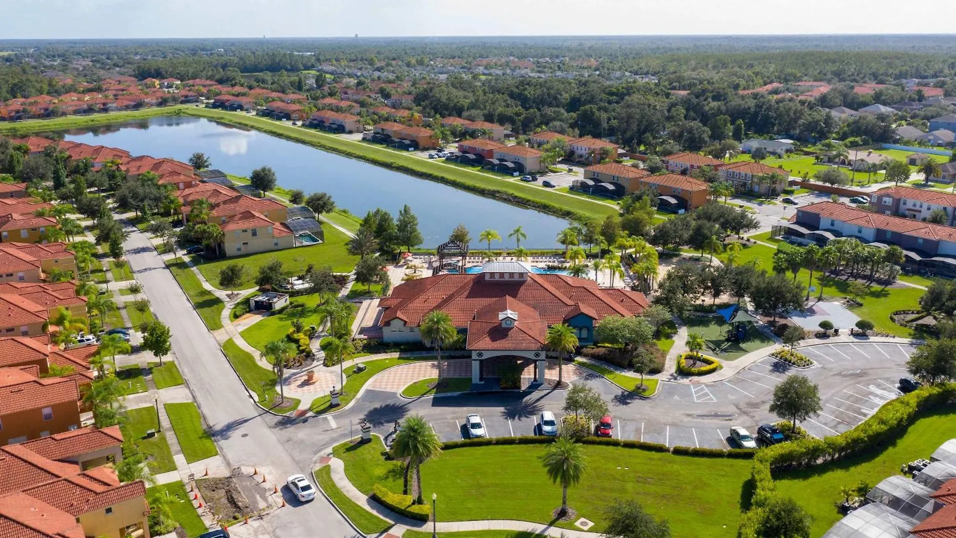 4br Lakefront - Themed - Pool & Bbq! *