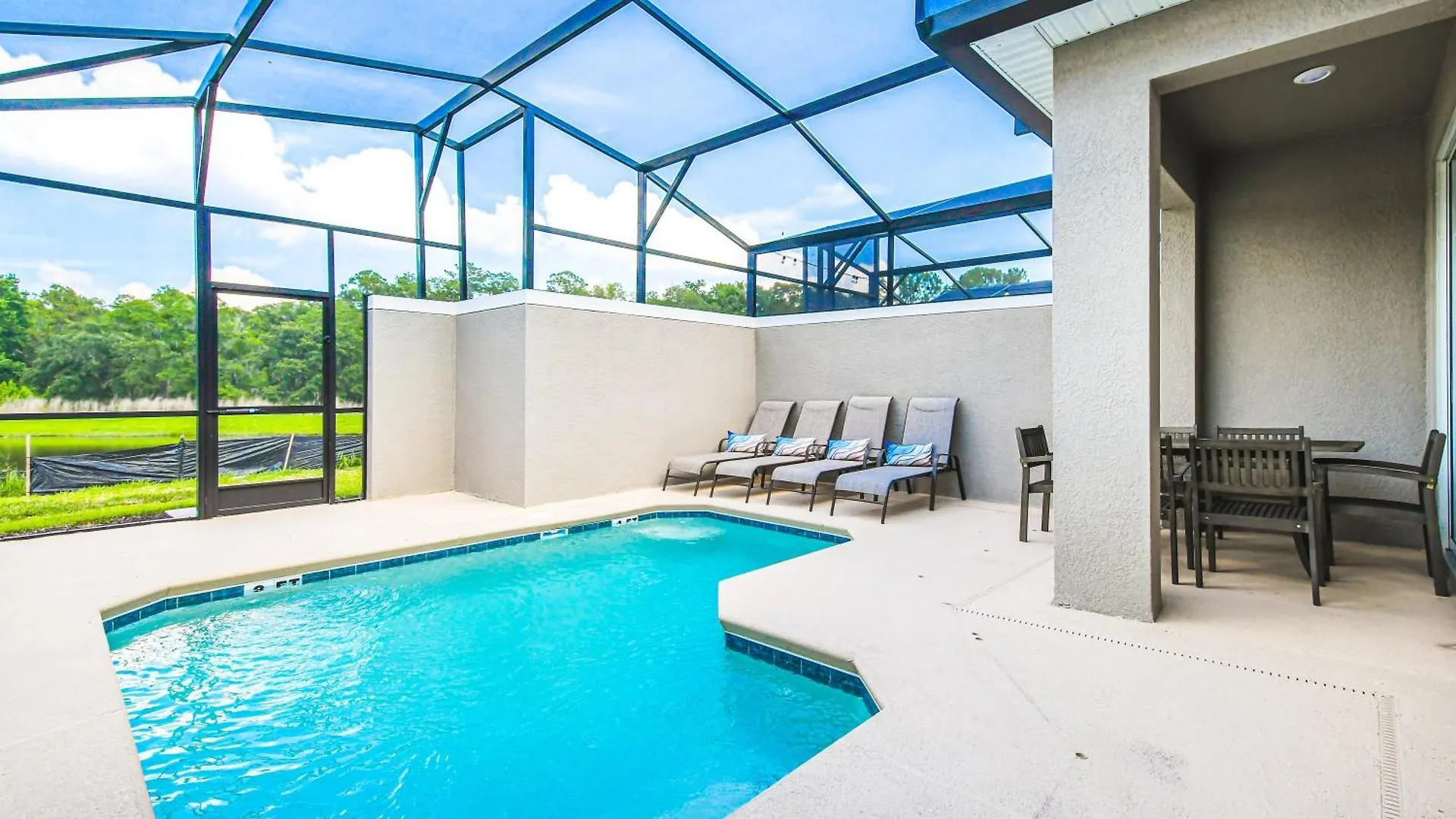 度假居 Storey 5br Family Townhome W Pool Near *