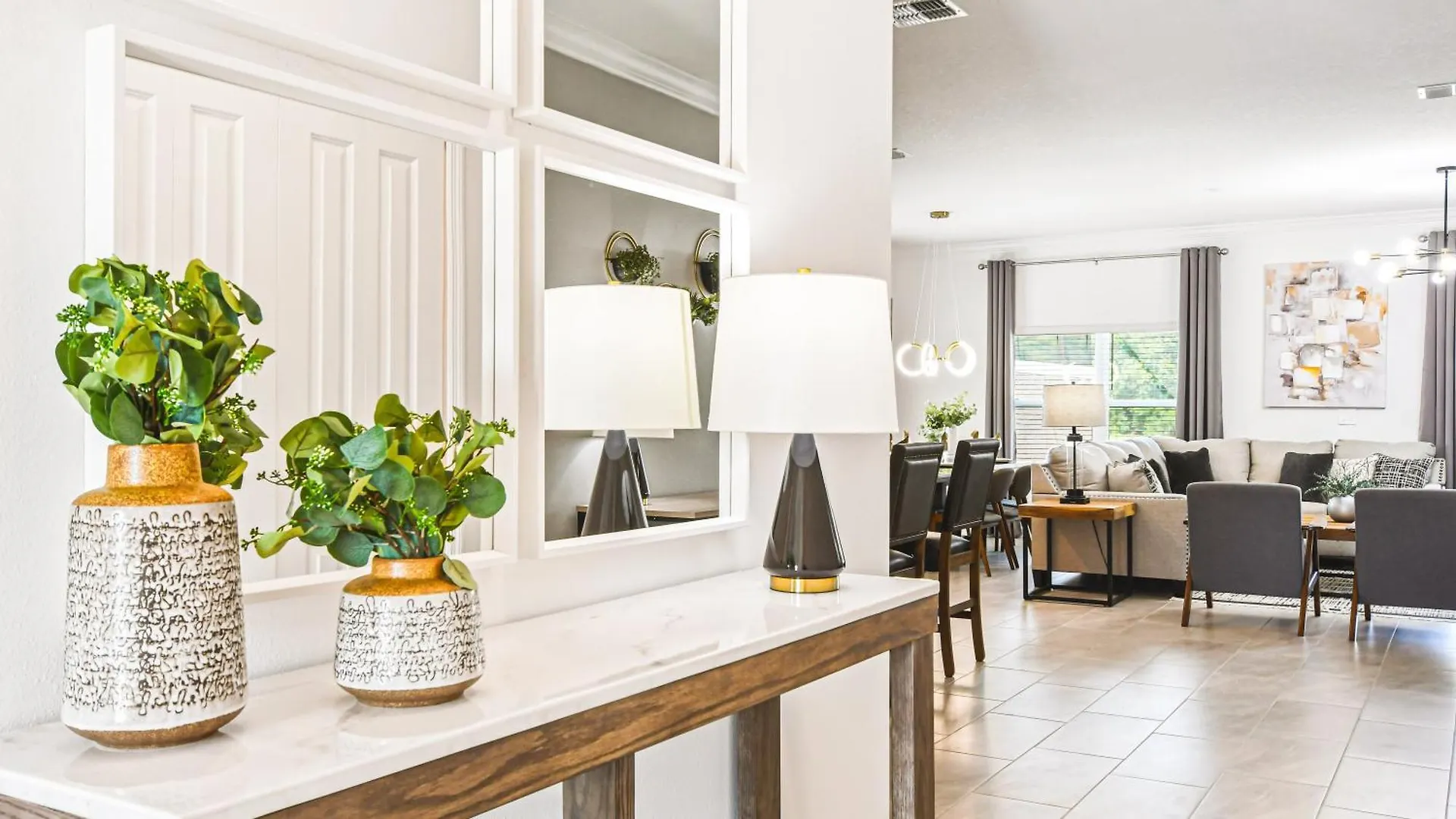 度假居 Storey 5br Family Townhome W Pool Near