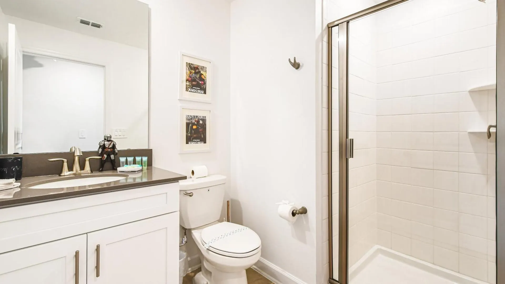 Storey 5br Family Townhome W Pool Near