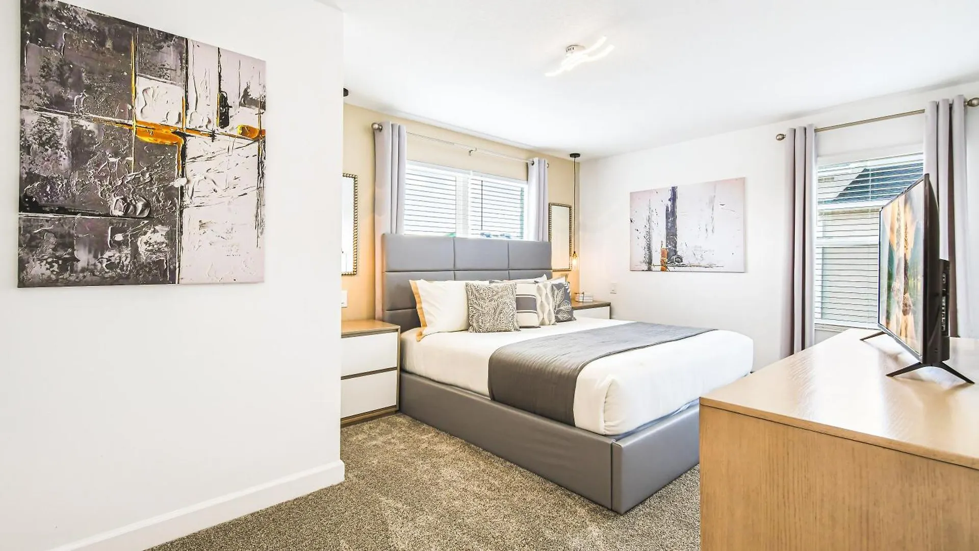 度假居 Storey 5br Family Townhome W Pool Near