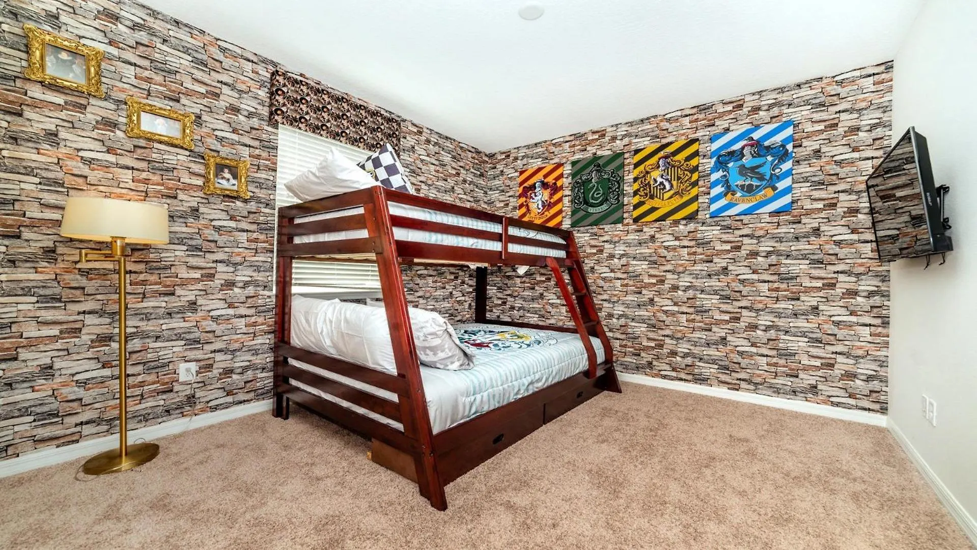 Holiday home Getaway: Pool, Spa, Games, Great Locale *