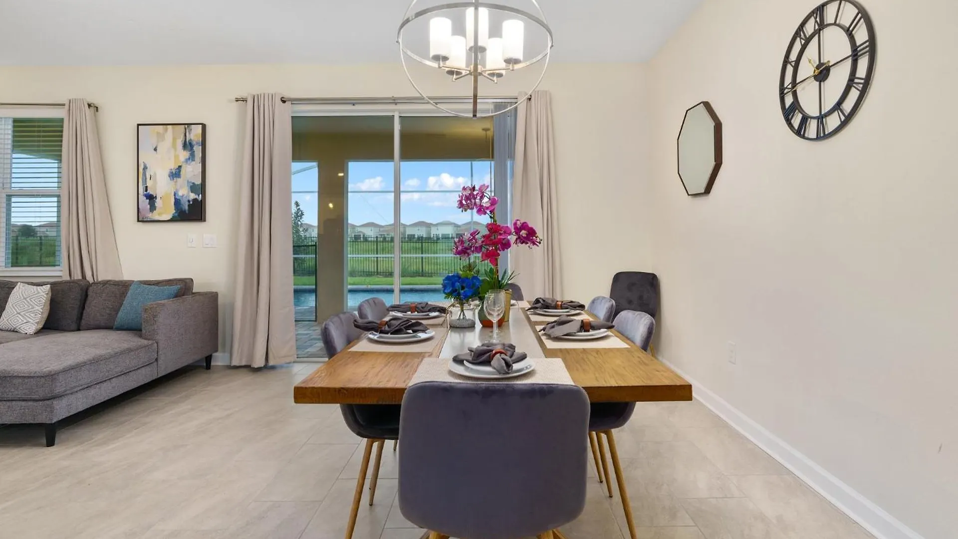Opulent Stay: Pool, Spa, 10 Mi Away