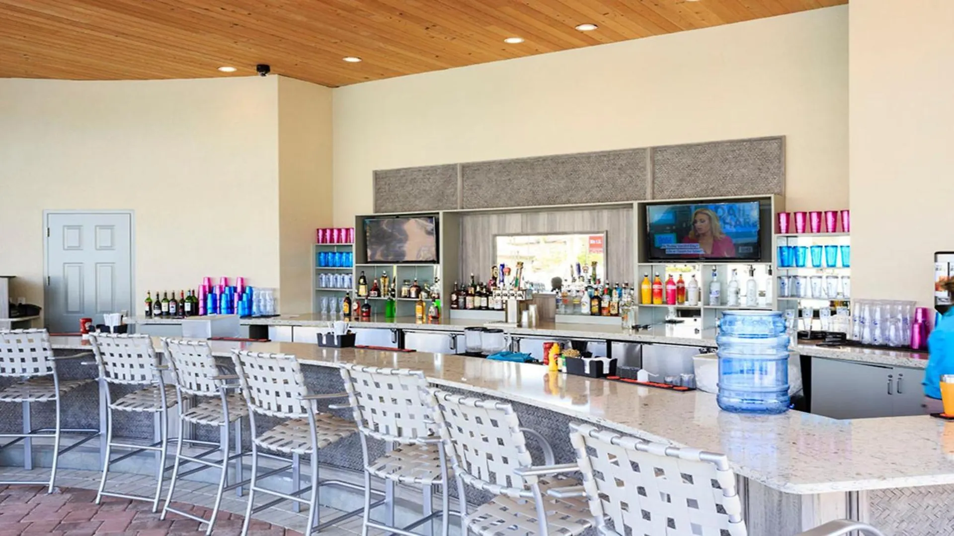 Opulent Stay: Pool, Spa, 10 Mi Away