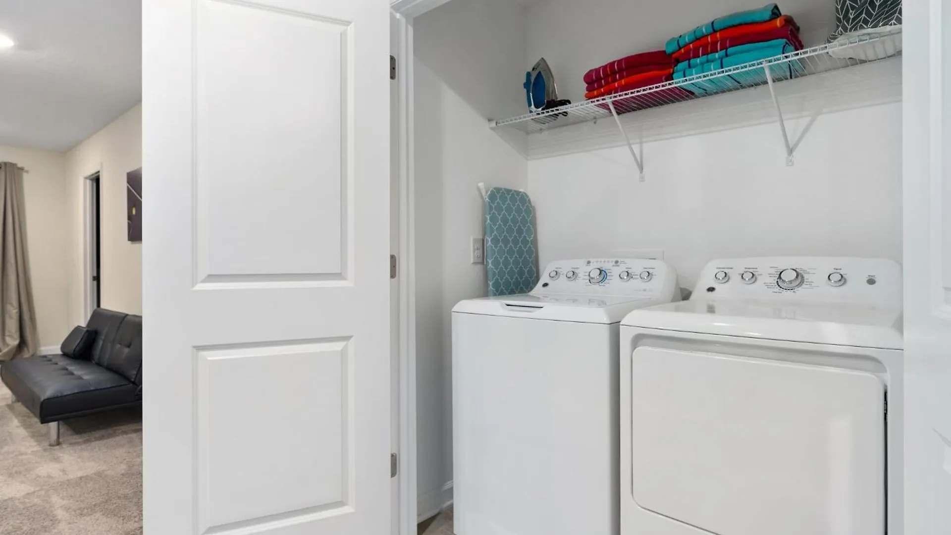 Opulent Stay: Pool, Spa, 10 Mi Away Kissimmee
