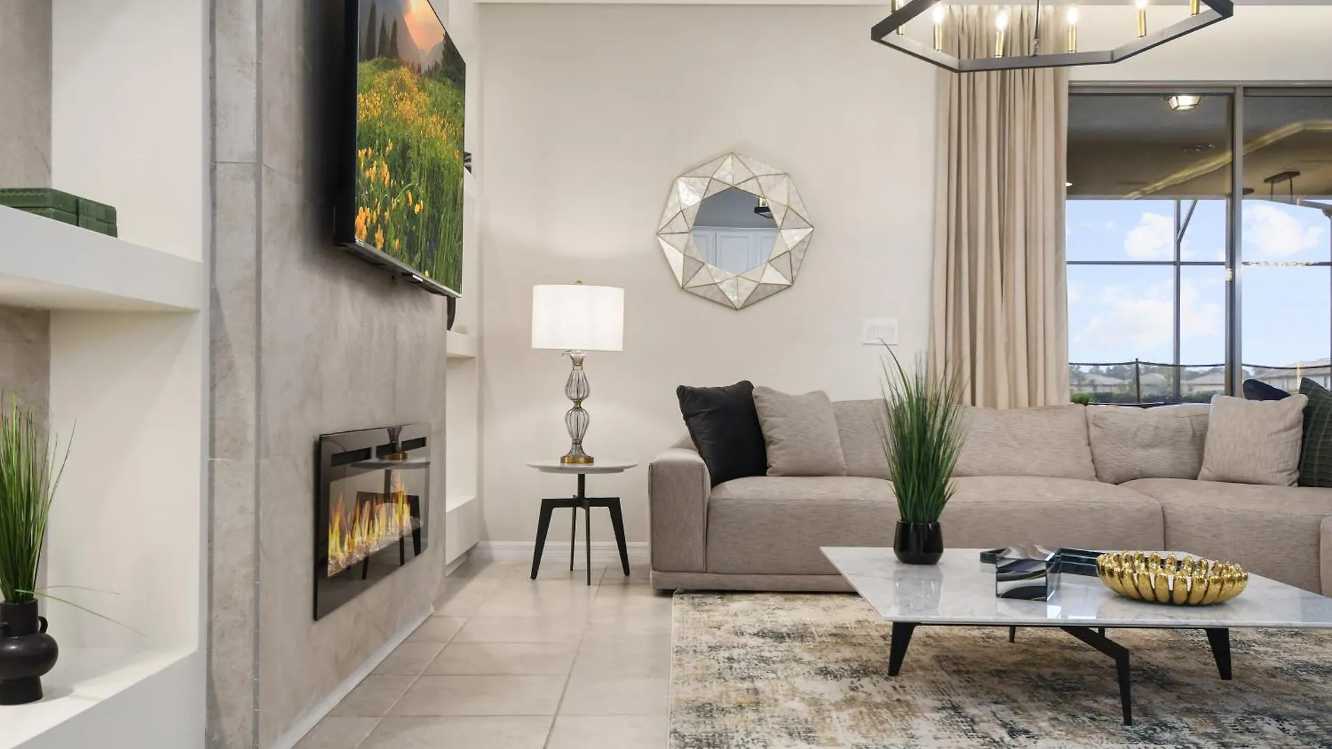 Luxurious With Resort-style Amenities *