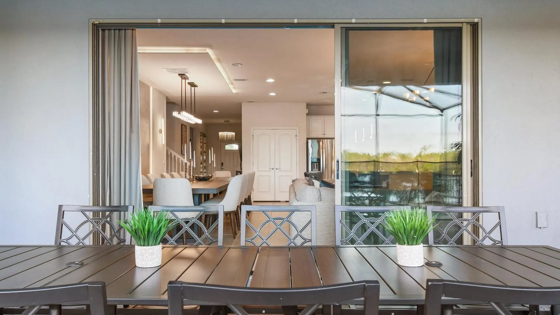 Luxurious With Resort-style Amenities Kissimmee