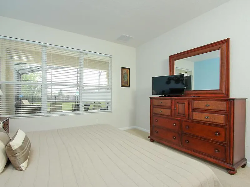 Villa 2625 Pawnall Windsor Hills