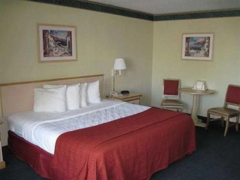 The At Heritage Park Motel