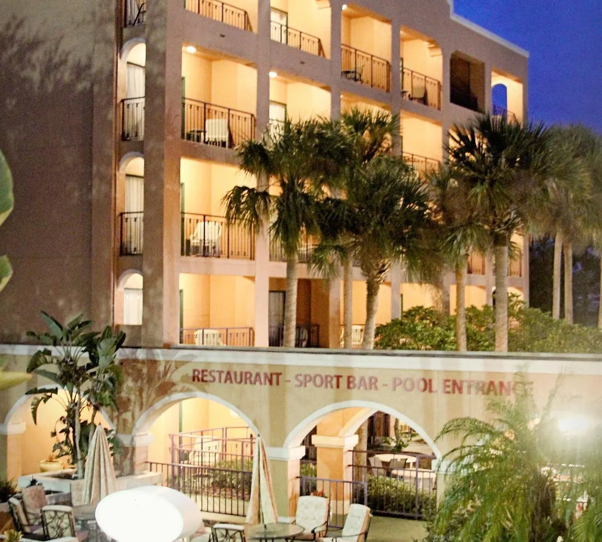 Ramada By Wyndham Downtown Hotel