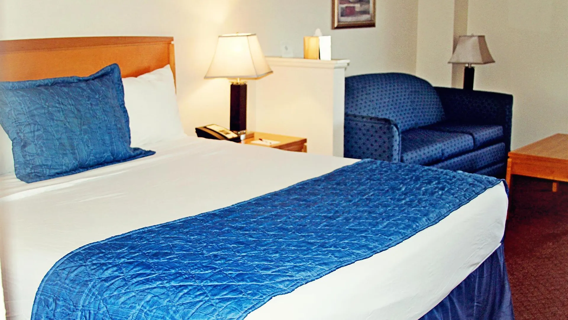 Ramada By Wyndham Downtown Hotel