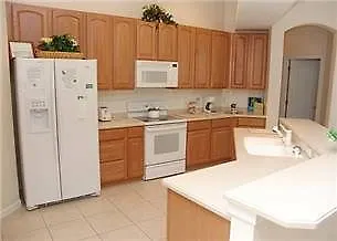 Homes4uu - Area Vacation Rentals- 호텔 키시미