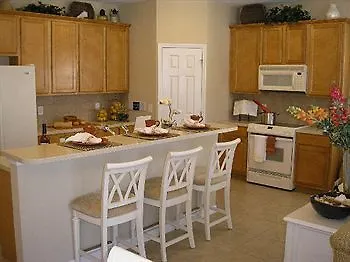 Homes4uu - Area Vacation Rentals- 호텔 키시미