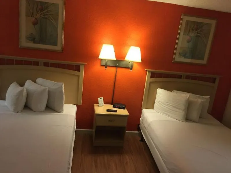 汽车旅馆 Country Hearth Inn- 基西米