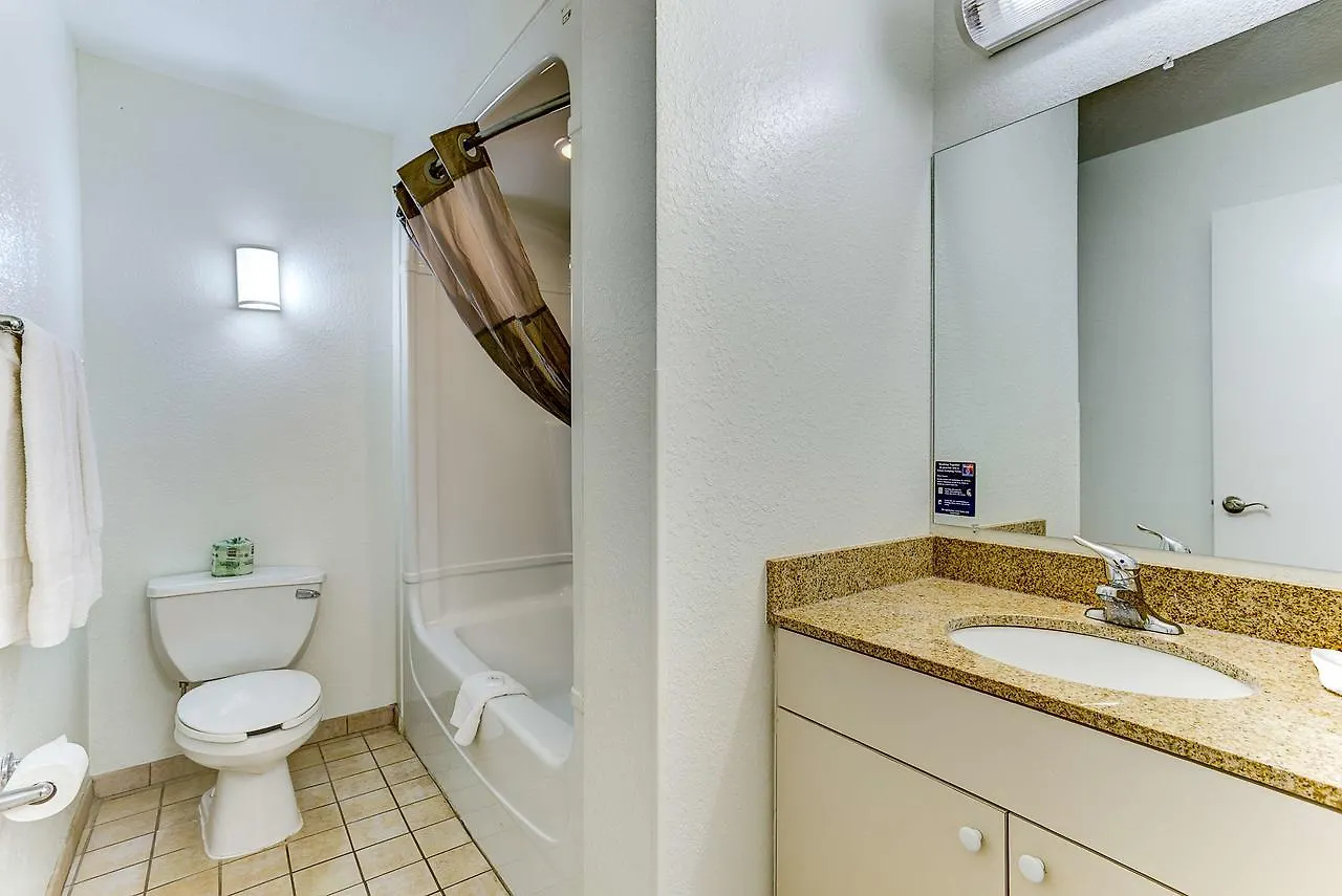 Hotel 6-kissimmee, Fl - Orlando