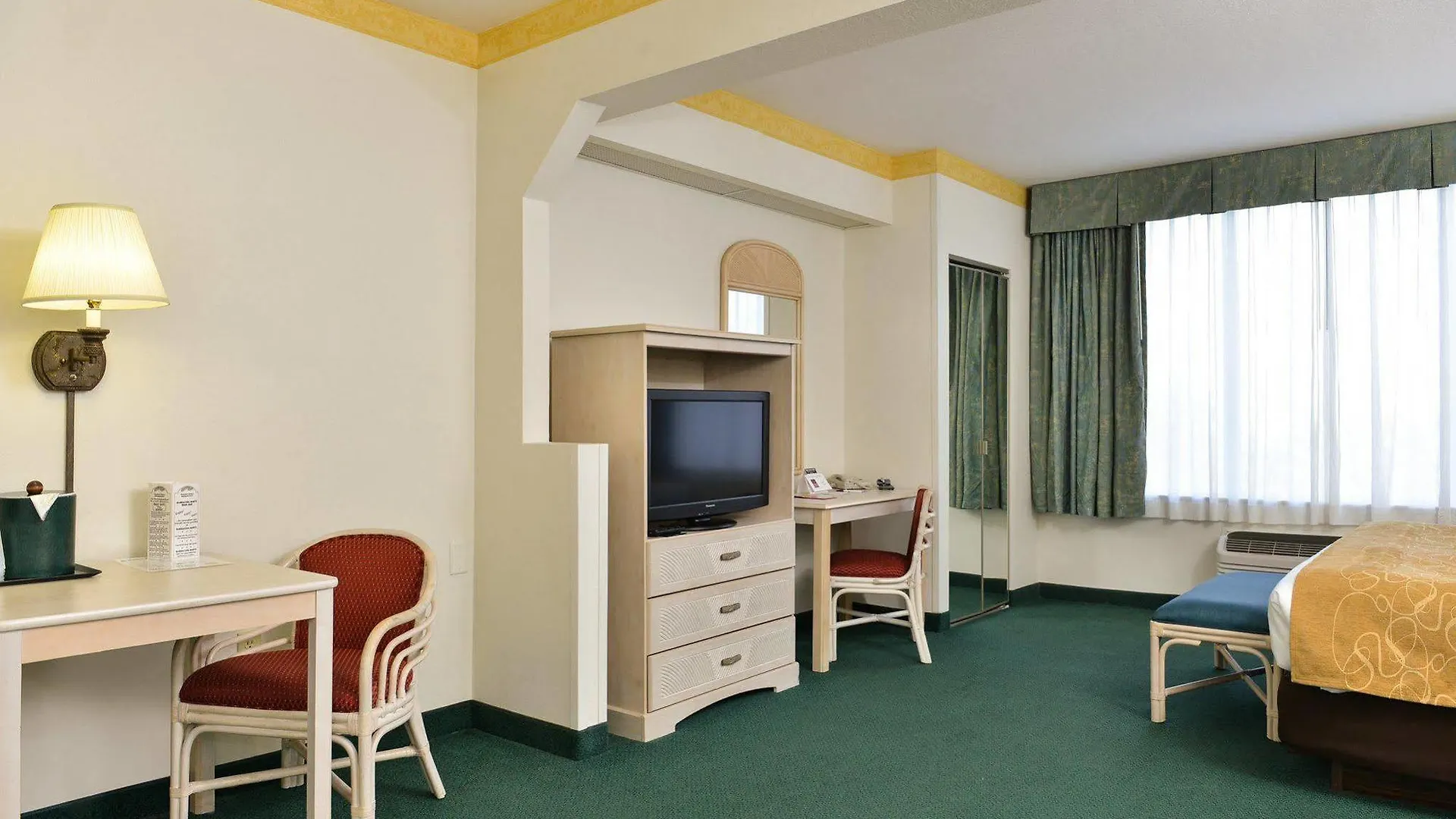 Comfort Maingate East Hotel 3*