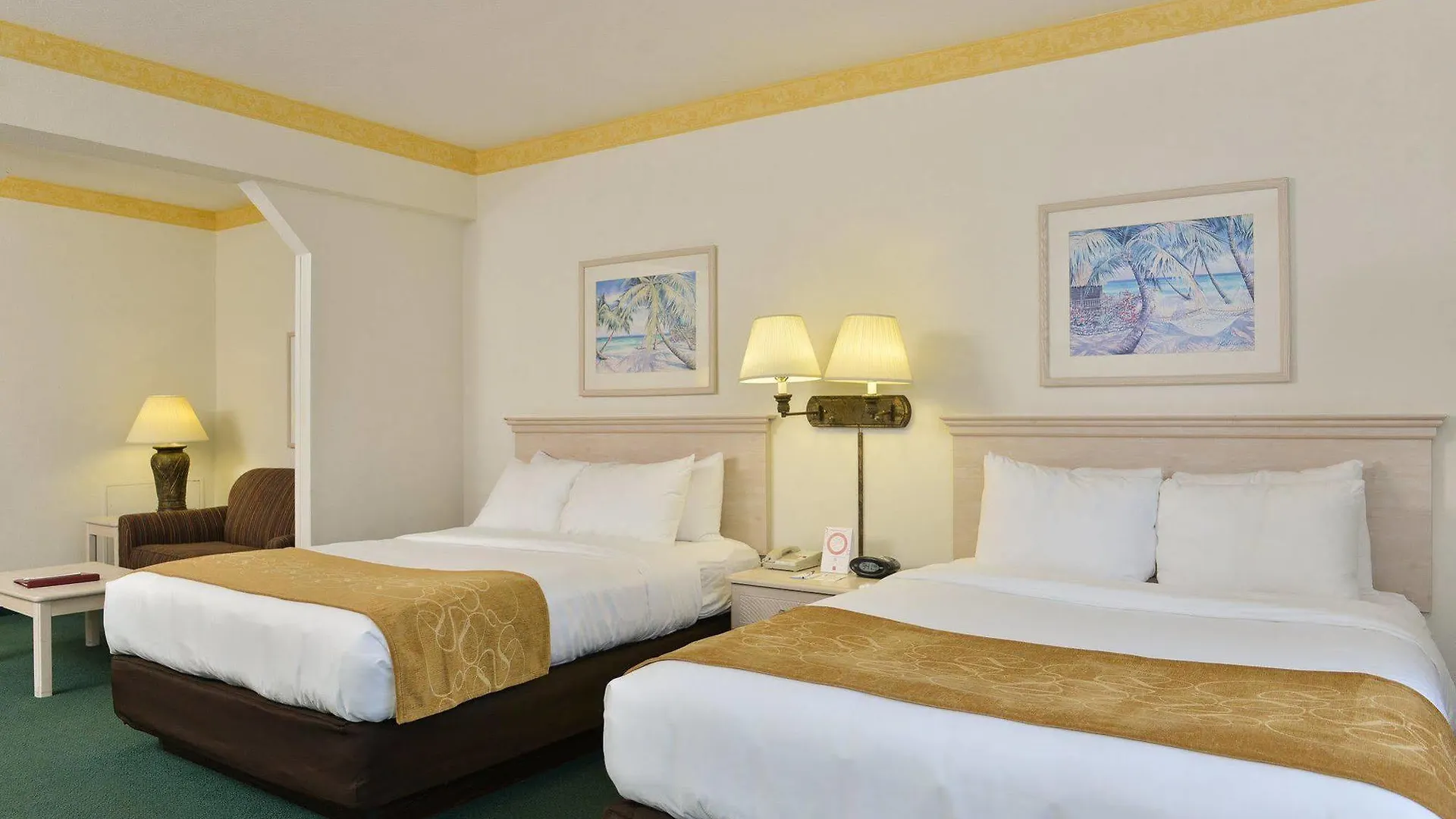 Hotel Comfort Maingate East 3*