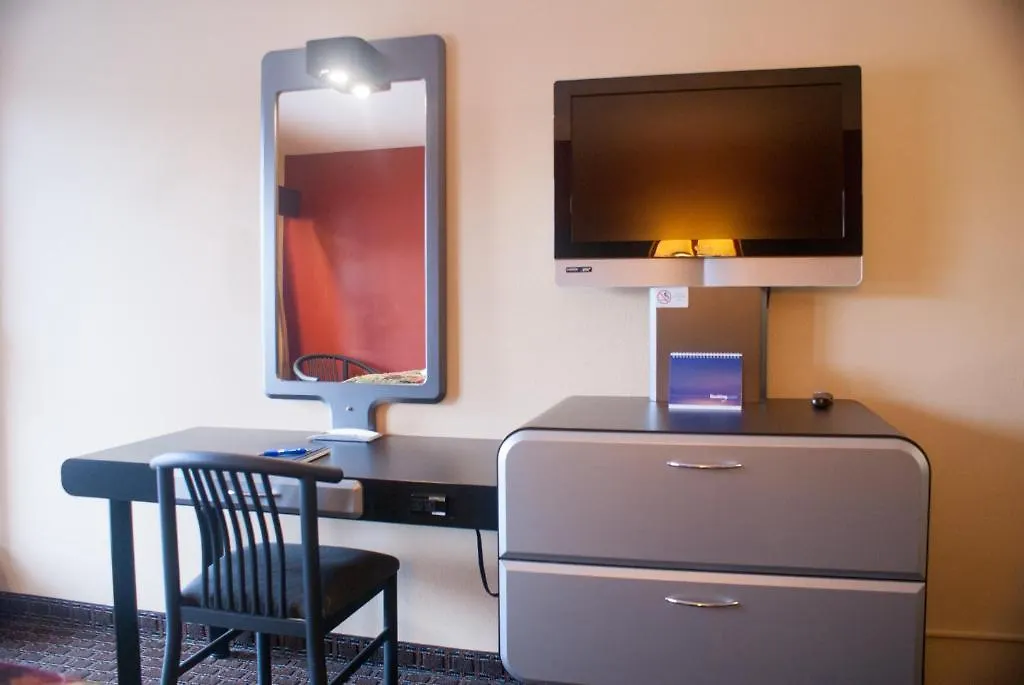 Hotel Super 8 By Wyndham Kissimmee/maingate/orlando Area