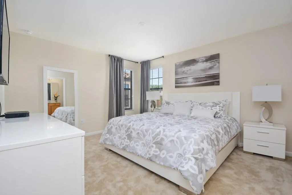 2630 Tranquility Way - Six Bedroom Home * Kissimmee