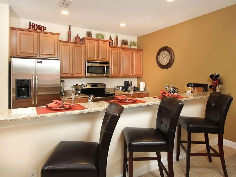 Beautiful 4 Bed 3 Bath Town With Splash Pool 別荘 *