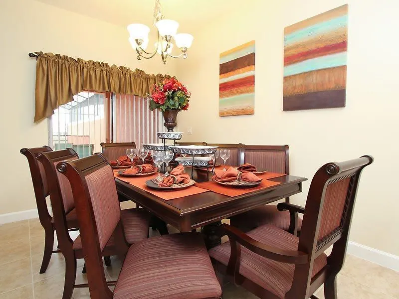 Beautiful 4 Bed 3 Bath Town With Splash Pool 別荘
