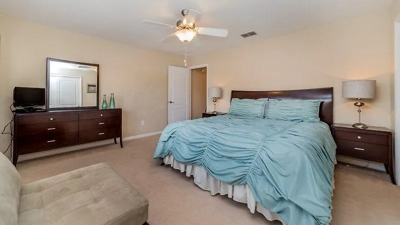 4 Bedroom 3 Bath Town With Pool In Paradise Palms Сasa de vacaciones *