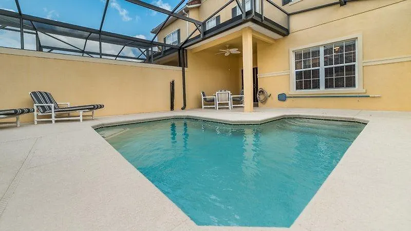 4 Bedroom 3 Bath Town With Pool In Paradise Palms Сasa de vacaciones