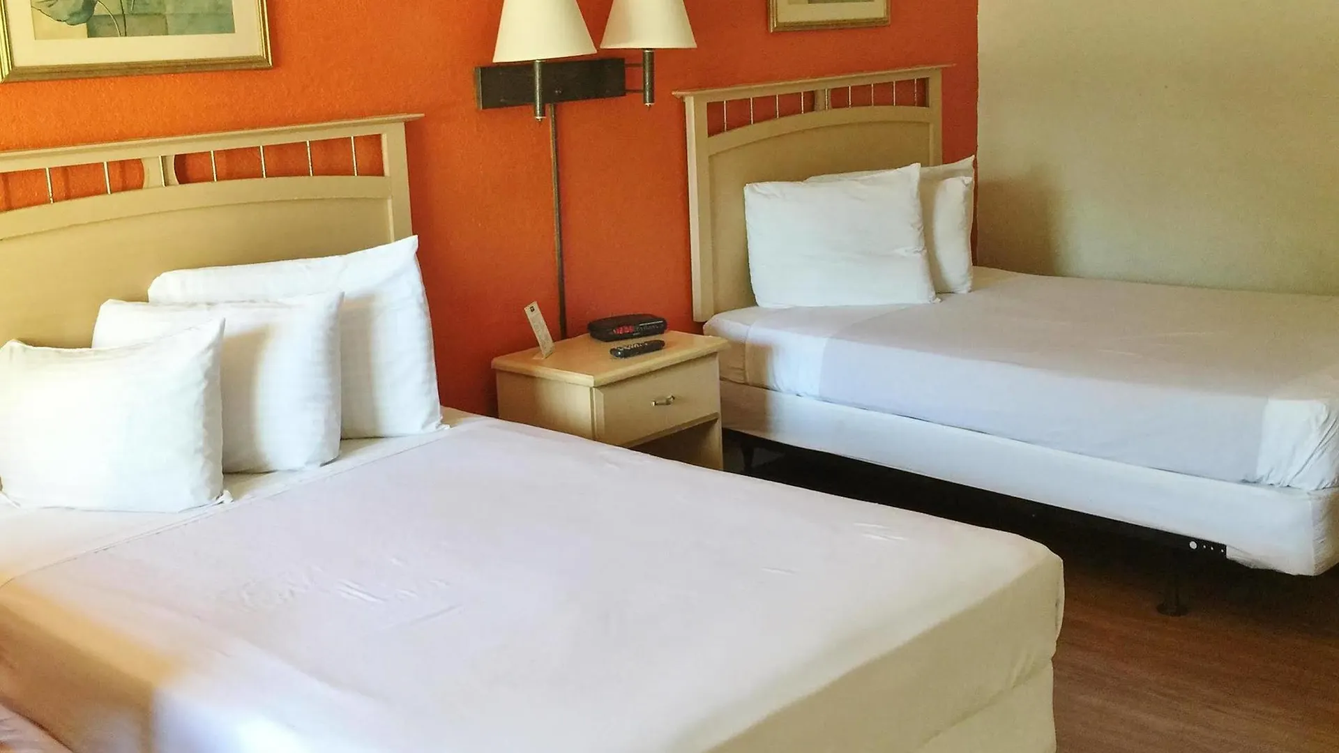 Country Hearth Inn-