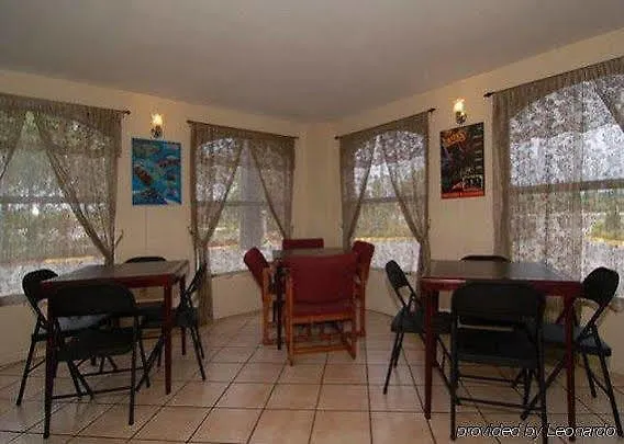 Country Hearth Inn- 2*