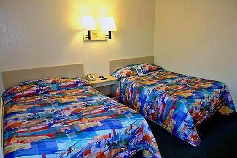Hotel 6-kissimmee, Fl - Orlando 2*