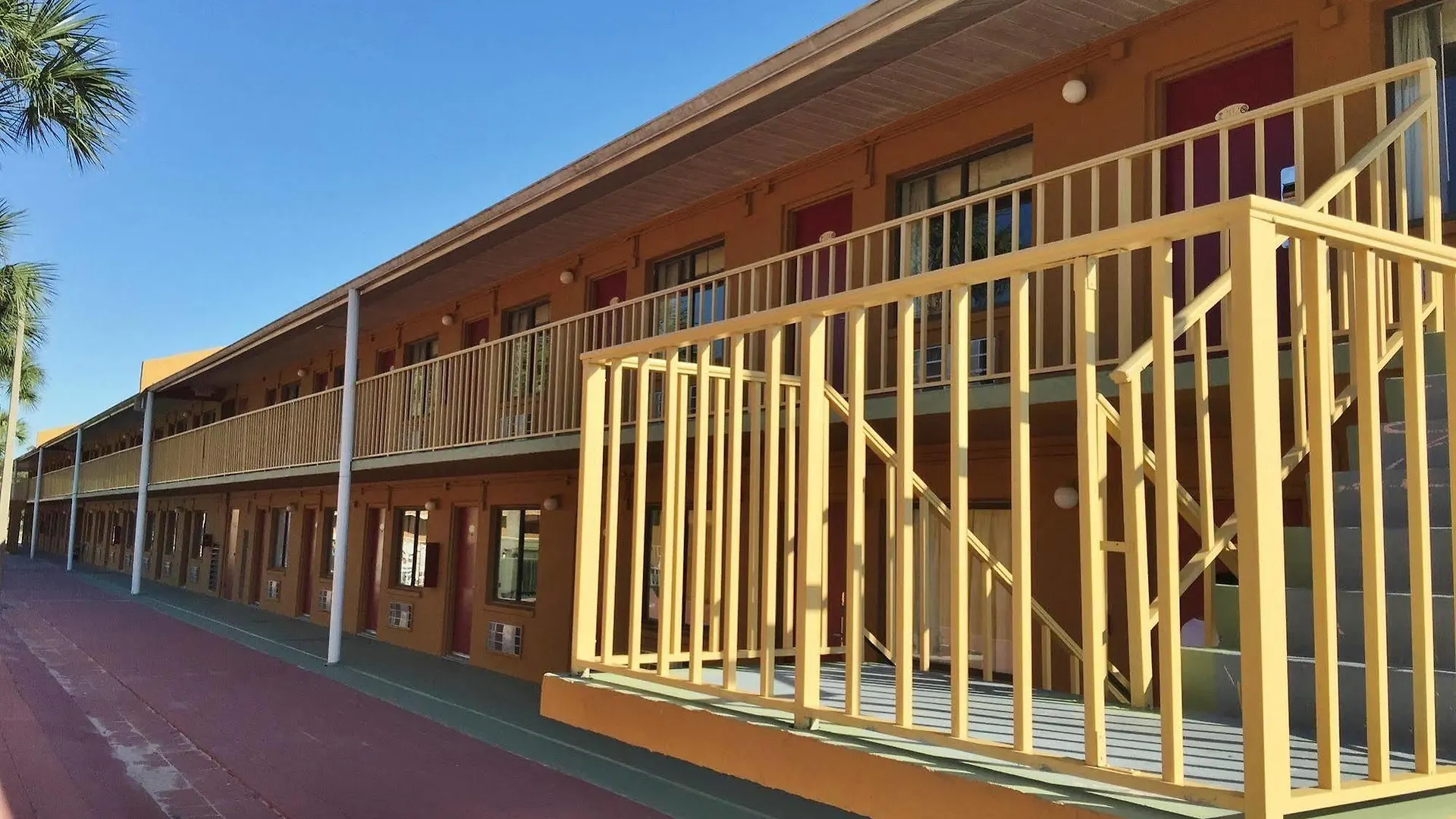 Country Hearth Inn- 汽车旅馆 2*