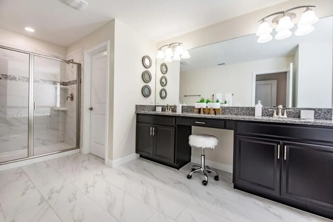 Tantalizing 5 Bedroom 5 Bathroom In Storey * Orlando
