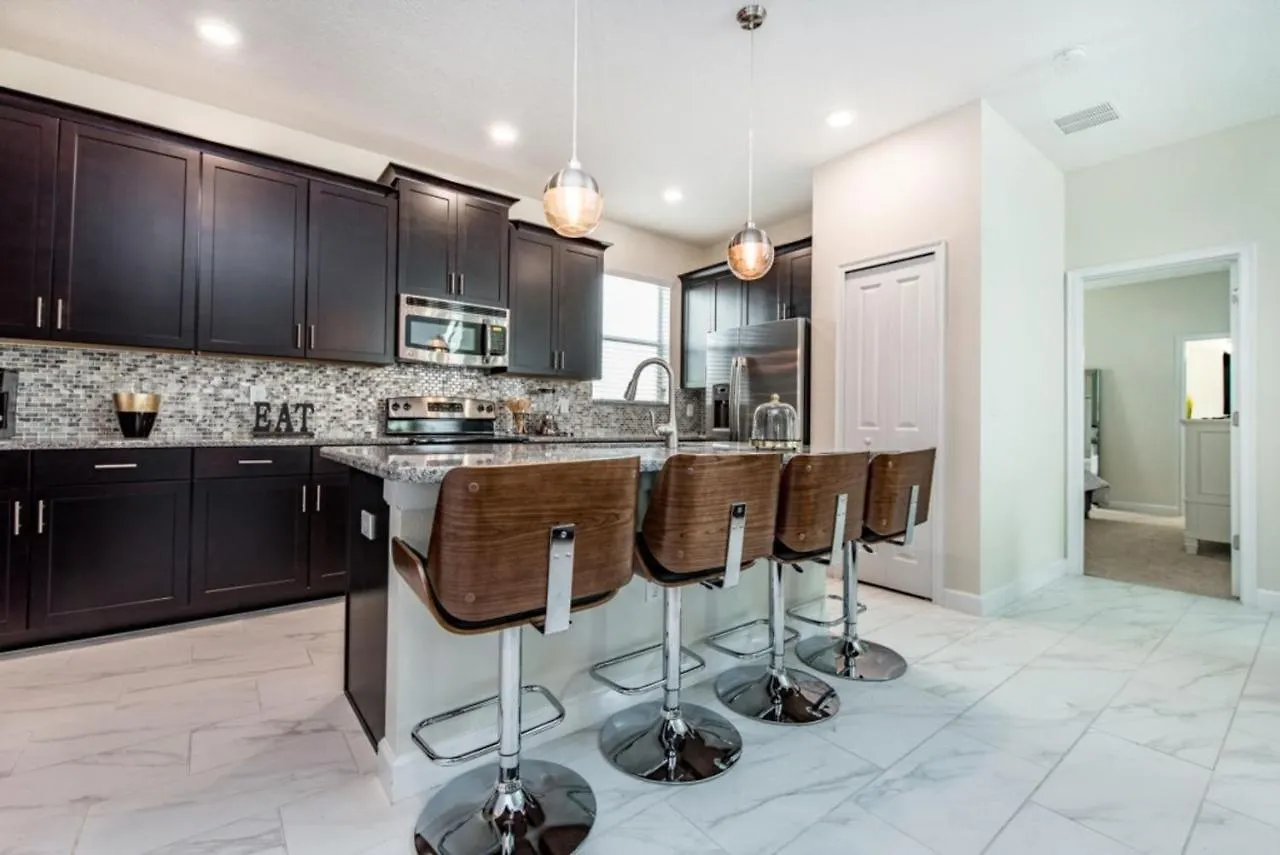 Tantalizing 5 Bedroom 5 Bathroom In Storey *