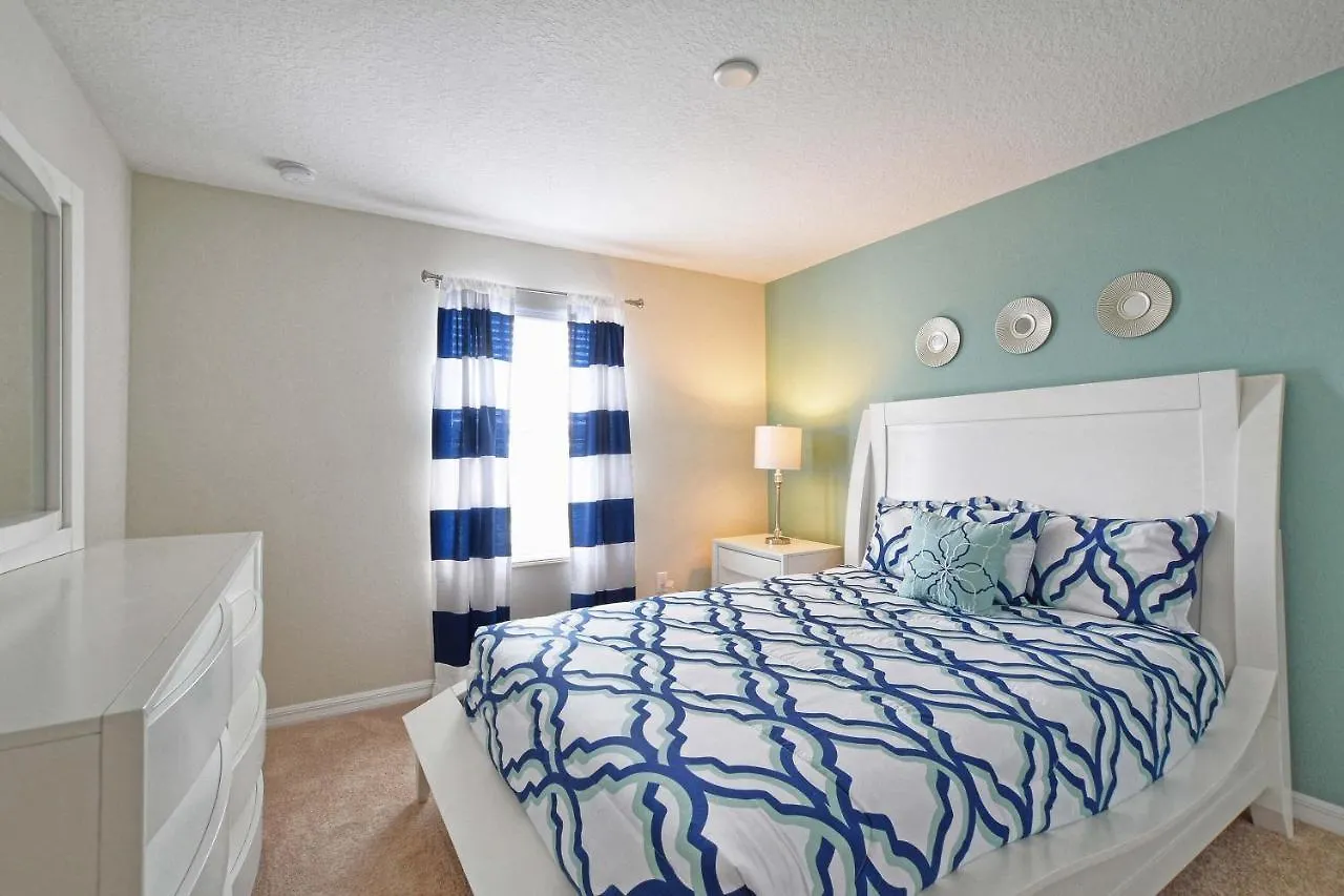 Storey Lake-4 Bedroom Townhome W/splashpool-1618st *
