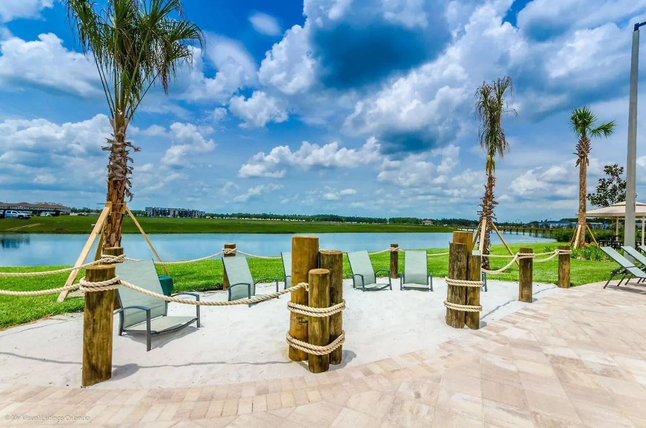 Storey Lake- 5 Bedroom Townhome W/pool -1601st Holiday home