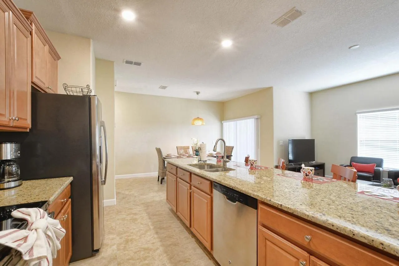 Storey Lake-4 Bedroom Townhome W/splashpool-1610st *
