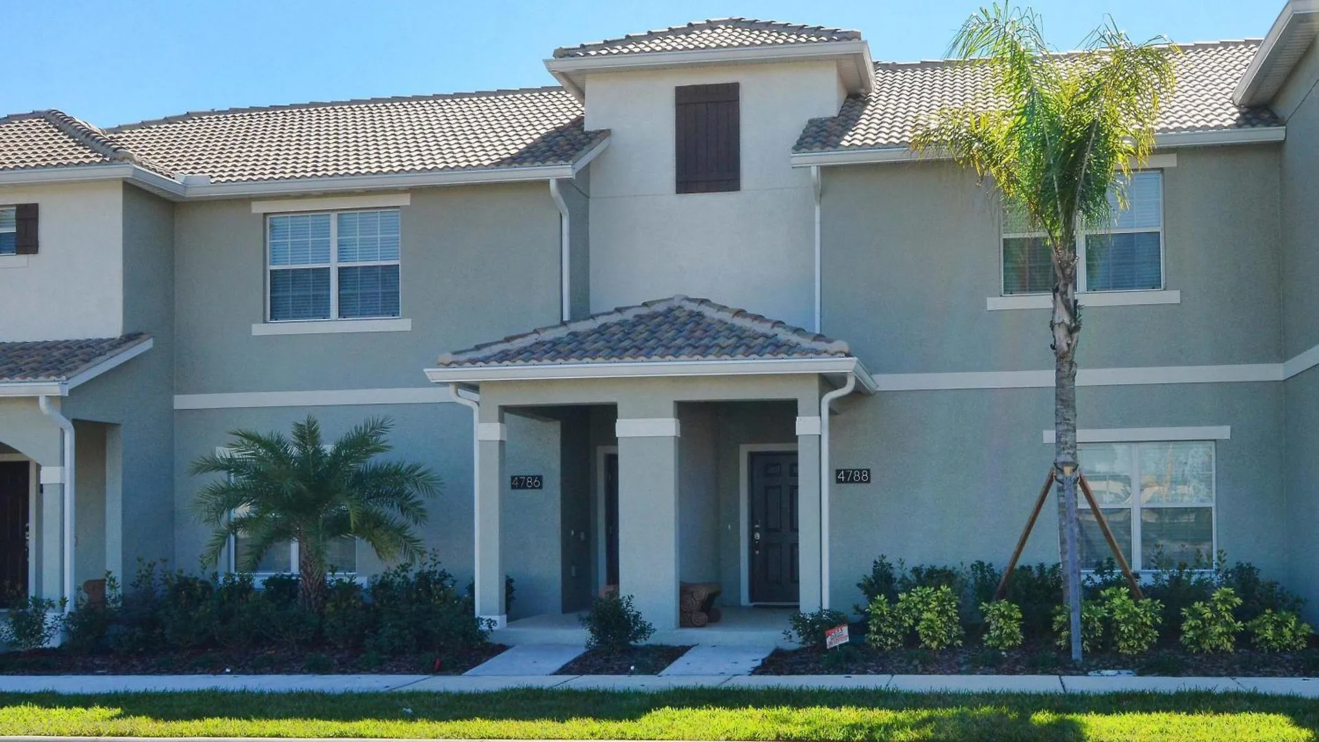 Storey Lake-4 Bedroom Townhome W/splashpool-1610st Holiday home *