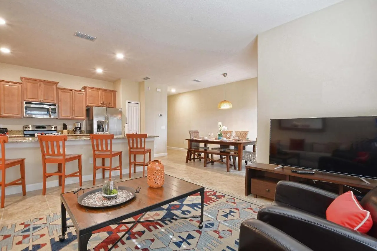 Storey Lake-4 Bedroom Townhome W/splashpool-1610st Holiday home