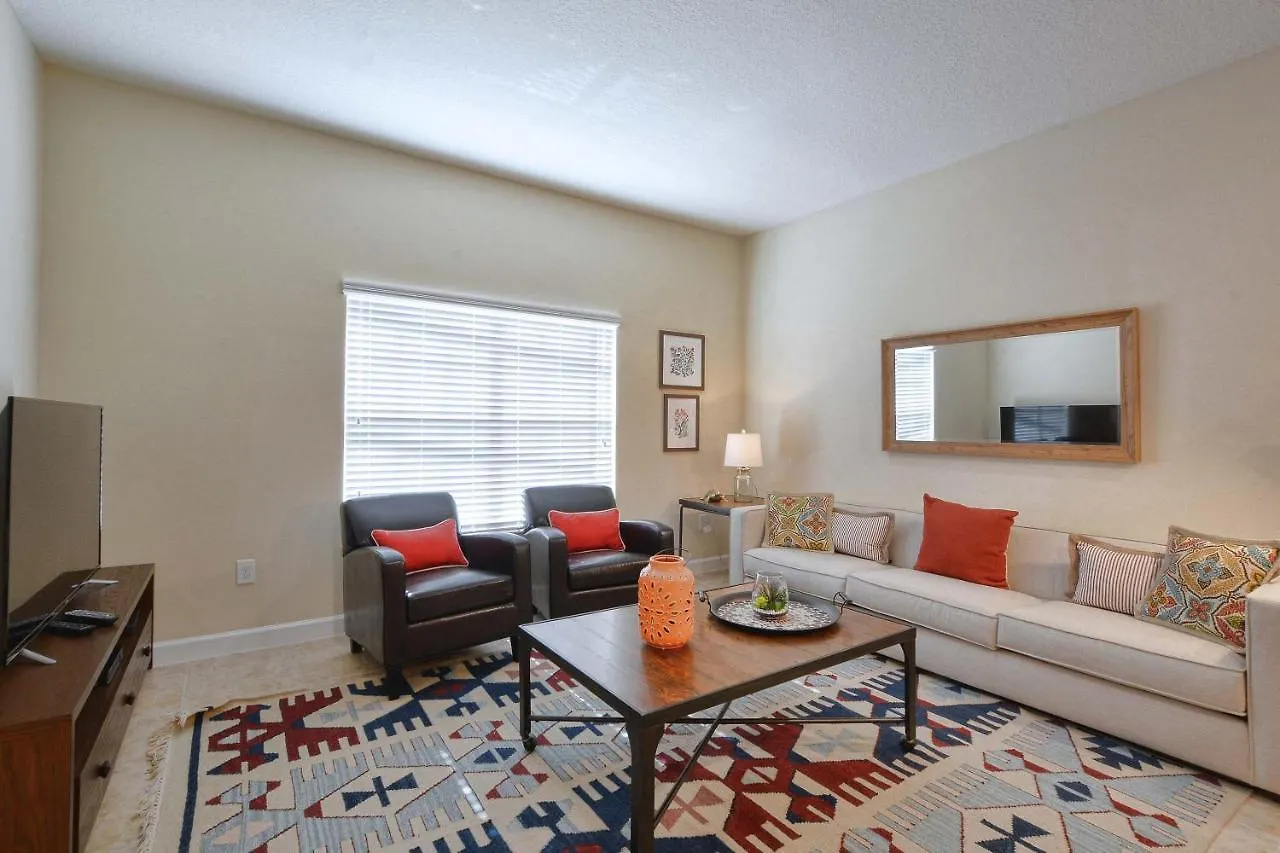 Storey Lake-4 Bedroom Townhome W/splashpool-1610st Holiday home *