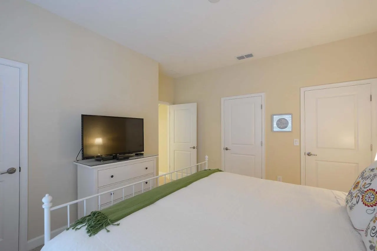 Storey Lake-4 Bedroom Townhome W/splashpool-1610st *