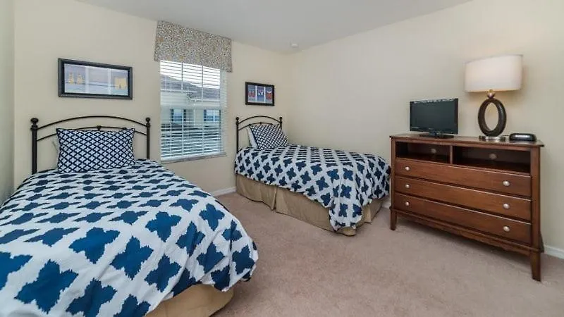 Beautiful 4 Bedroom 3 Bath Town House In The Fabulous Paradise Palms *