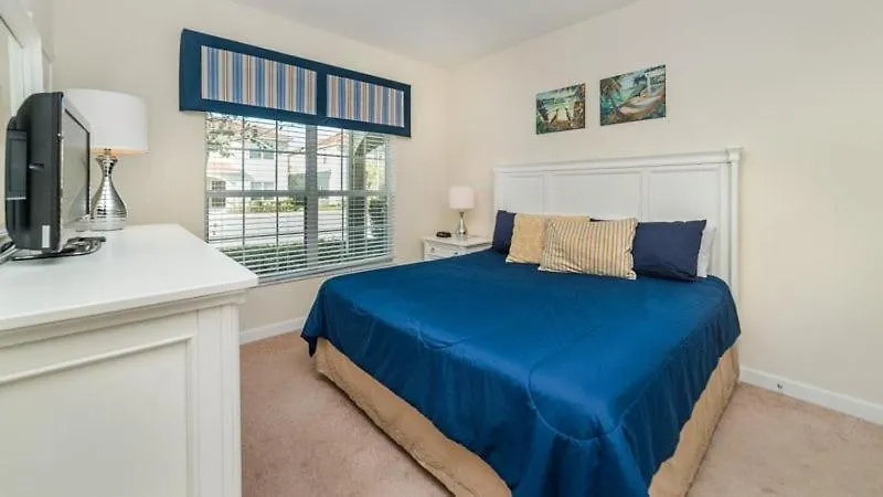 Beautiful 4 Bedroom 3 Bath Town House In The Fabulous Paradise Palms *