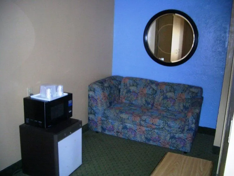 Hotel Super 8 By Wyndham Kissimmee-orlando 2*