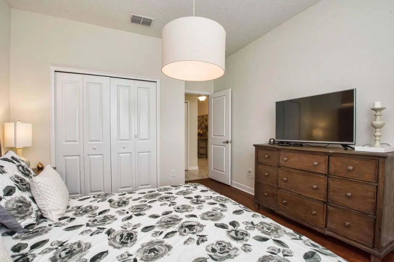 Ferienhaus Storey Lake- 6 Bedroom Pool Home-1657st *