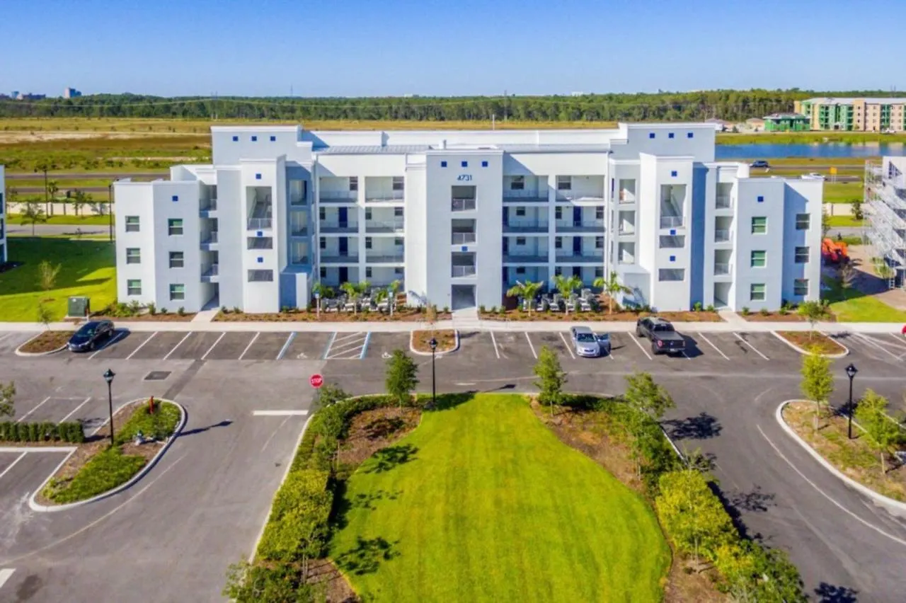 Apartment Excellent At Storey Orlando