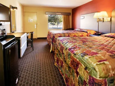 Super 8 By Wyndham Kissimmee/maingate/orlando Area Hotel