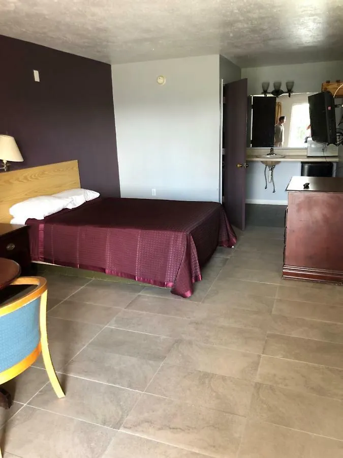 Budget West Motel *