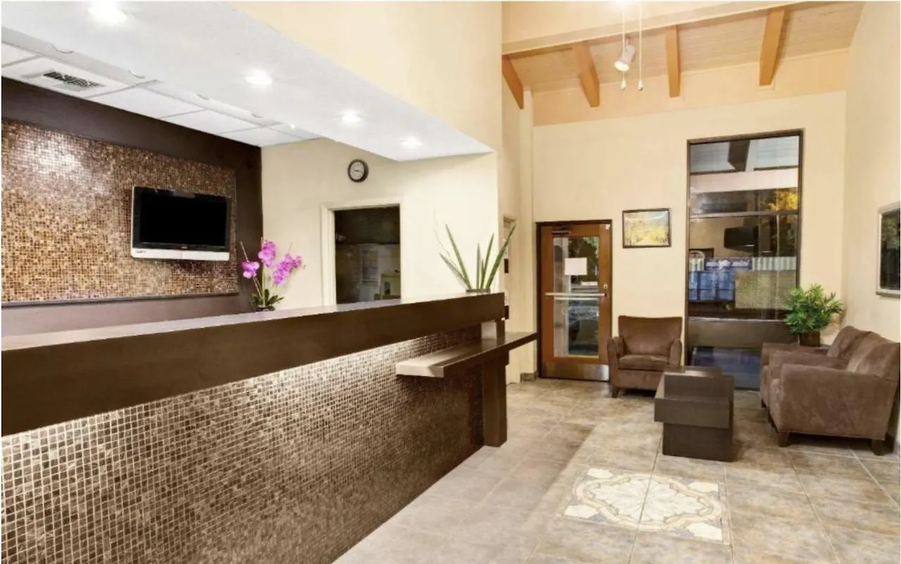 Super 8 By Wyndham Kissimmee/maingate/orlando Area Hotel